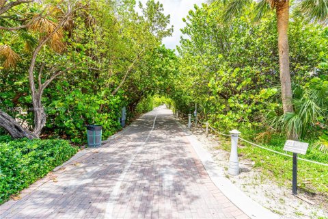 Condominio en venta en Miami Beach, Florida, 1 dormitorio, 56.95 m2 № 1855125 - foto 21