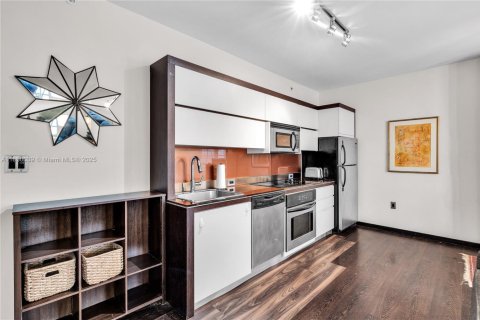 Condominio en venta en Miami Beach, Florida, 1 dormitorio, 56.95 m2 № 1855125 - foto 7