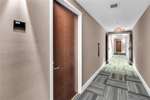 Condominio en venta en Miami Beach, Florida, 1 dormitorio, 56.95 m2 № 1855125 - foto 14