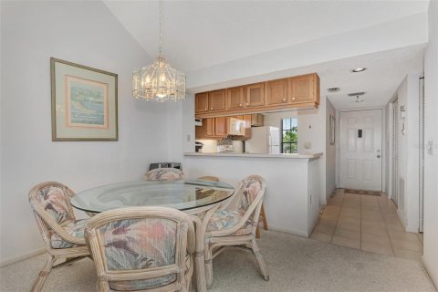 Condo in Venice, Florida, 2 bedrooms  № 2166765 - photo 19
