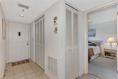 Condo in Venice, Florida, 2 bedrooms  № 2166765 - photo 8