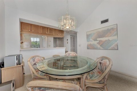 Condo in Venice, Florida, 2 bedrooms  № 2166765 - photo 21