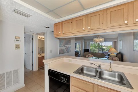 Condo in Venice, Florida, 2 bedrooms  № 2166765 - photo 17