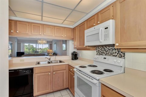 Condo in Venice, Florida, 2 bedrooms  № 2166765 - photo 15