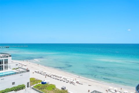Condo in Sunny Isles Beach, Florida, 3 bedrooms  № 1705730 - photo 24