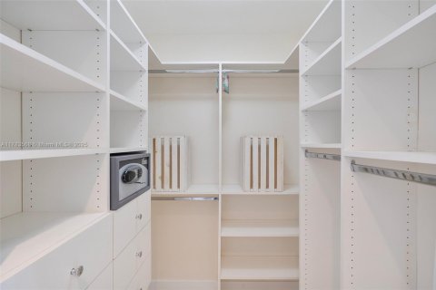 Condo in Sunny Isles Beach, Florida, 3 bedrooms  № 1705730 - photo 30