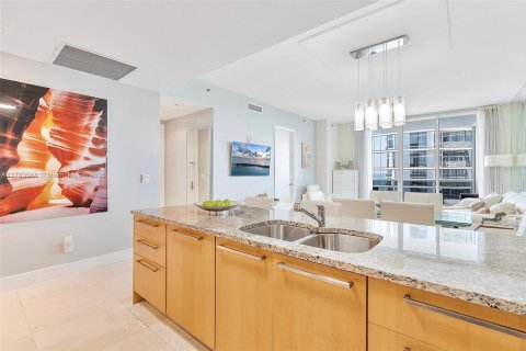 Condo in Sunny Isles Beach, Florida, 3 bedrooms  № 1705730 - photo 15
