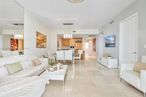 Condo in Sunny Isles Beach, Florida, 3 bedrooms  № 1705730 - photo 9