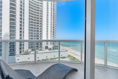 Condo in Sunny Isles Beach, Florida, 3 bedrooms  № 1705730 - photo 25