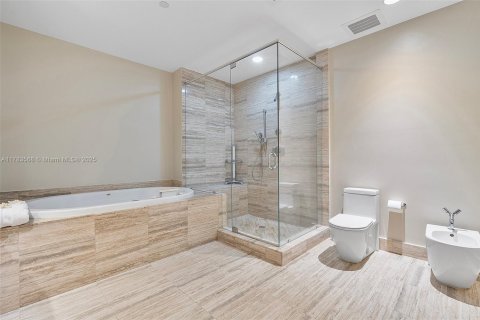 Condo in Sunny Isles Beach, Florida, 3 bedrooms  № 1705730 - photo 28