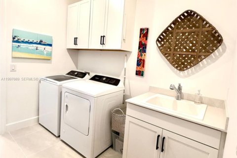 Купить виллу или дом в Пунта-Горда, Флорида 3 спальни, 251.58м2, № 2059536 - фото 30