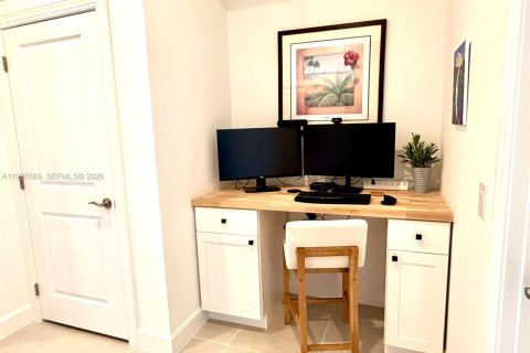 Купить виллу или дом в Пунта-Горда, Флорида 3 спальни, 251.58м2, № 2059536 - фото 29