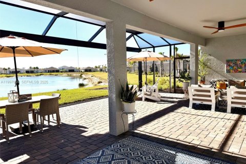 Купить виллу или дом в Пунта-Горда, Флорида 3 спальни, 251.58м2, № 2059536 - фото 28