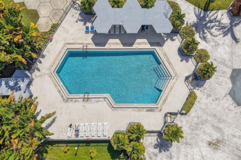 Condo in Miami, Florida, 3 bedrooms  № 2042392 - photo 28