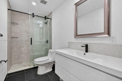 Condo in Miami, Florida, 3 bedrooms  № 2042392 - photo 16