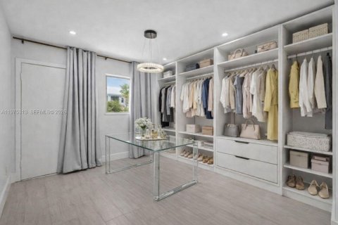 Condo in Miami, Florida, 3 bedrooms  № 2042392 - photo 18