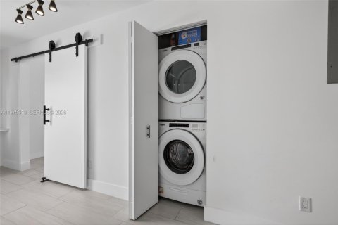 Condo in Miami, Florida, 3 bedrooms  № 2042392 - photo 20