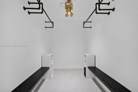 Condo in Miami, Florida, 3 bedrooms  № 2042392 - photo 21