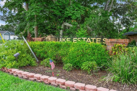 Casa en venta en Deltona, Florida, 4 dormitorios, 231.05 m2 № 1883405 - foto 9