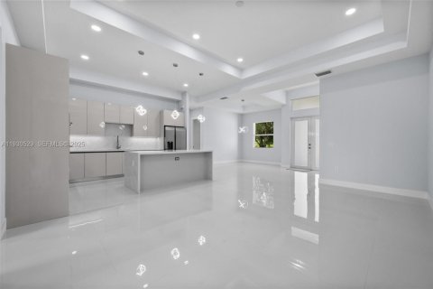 Купить виллу или дом в Нейплс, Флорида 4 спальни, № 1990404 - фото 8