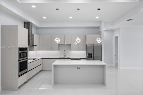 Купить виллу или дом в Нейплс, Флорида 4 спальни, № 1990404 - фото 11