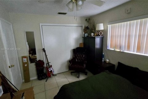 Condo in Hollywood, Florida, 2 bedrooms  № 2024545 - photo 8