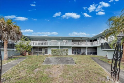 Copropriété à vendre à Hollywood, Floride: 2 chambres, 89.19 m2 № 2024545 - photo 16