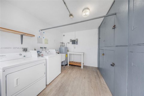 Copropriété à vendre à Hollywood, Floride: 2 chambres, 89.19 m2 № 2024545 - photo 15