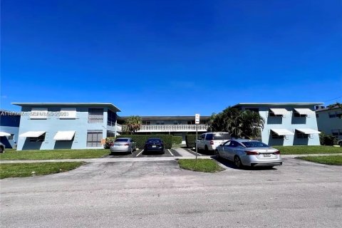 Condo in Hollywood, Florida, 2 bedrooms  № 2024545