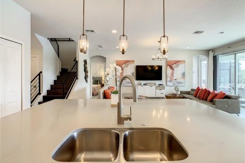 Casa en venta en Kissimmee, Florida, 9 dormitorios, 369.66 m2 № 1911466 - foto 9