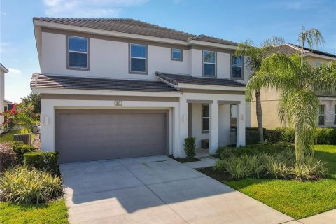 Casa en venta en Kissimmee, Florida, 9 dormitorios, 369.66 m2 № 1911466 - foto 2