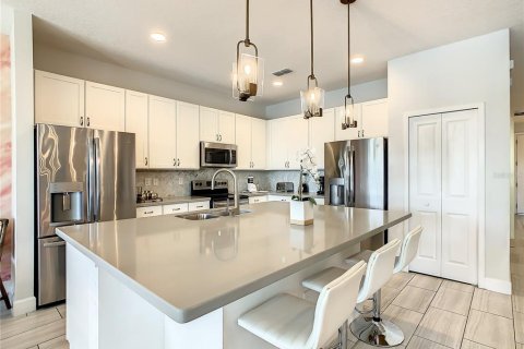 Casa en venta en Kissimmee, Florida, 9 dormitorios, 369.66 m2 № 1911466 - foto 5