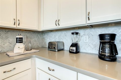 Casa en venta en Kissimmee, Florida, 9 dormitorios, 369.66 m2 № 1911466 - foto 8