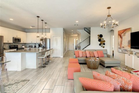 Casa en venta en Kissimmee, Florida, 9 dormitorios, 369.66 m2 № 1911466 - foto 14