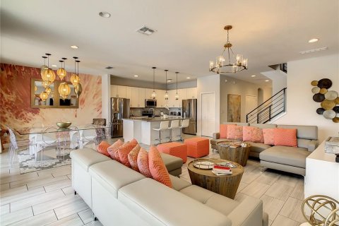 Casa en venta en Kissimmee, Florida, 9 dormitorios, 369.66 m2 № 1911466 - foto 22