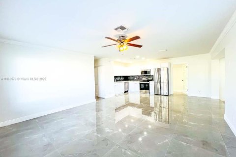 House in Wilton Manors, Florida 3 bedrooms, 129.32 sq.m. № 1892102 - photo 6