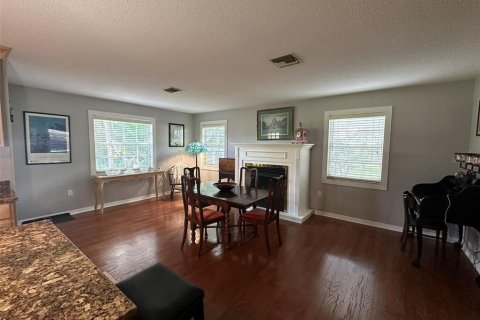 House in Leesburg, Florida 5 bedrooms, 304.72 sq.m. № 2201496 - photo 8