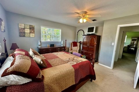 House in Leesburg, Florida 5 bedrooms, 304.72 sq.m. № 2201496 - photo 27