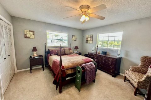 House in Leesburg, Florida 5 bedrooms, 304.72 sq.m. № 2201496 - photo 26
