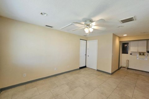 Casa en alquiler en Holiday, Florida, 2 dormitorios, 111.48 m2 № 1898407 - foto 17