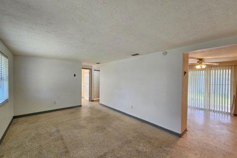 Casa en alquiler en Holiday, Florida, 2 dormitorios, 111.48 m2 № 1898407 - foto 4