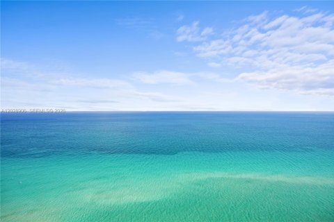 Condo in Sunny Isles Beach, Florida, 3 bedrooms № 2241402 - photo 26