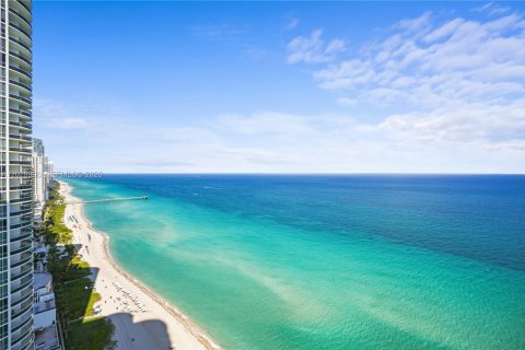 Condo in Sunny Isles Beach, Florida, 3 bedrooms № 2241402 - photo 25