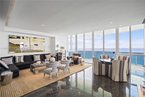 Condo in Sunny Isles Beach, Florida, 3 bedrooms № 2241402 - photo 3