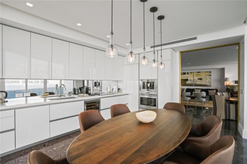 Condo in Sunny Isles Beach, Florida, 3 bedrooms № 2241402 - photo 6