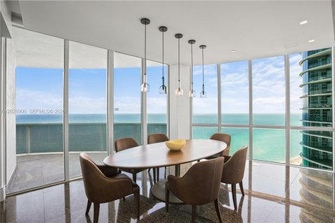Condo in Sunny Isles Beach, Florida, 3 bedrooms № 2241402 - photo 4