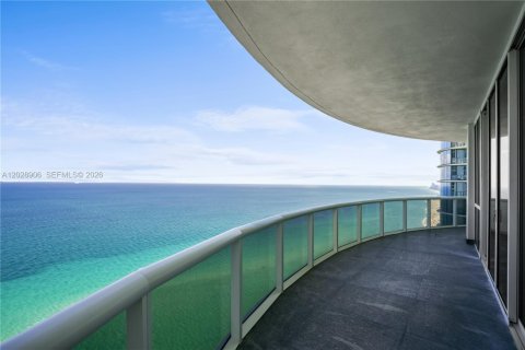 Condo in Sunny Isles Beach, Florida, 3 bedrooms № 2241402 - photo 24