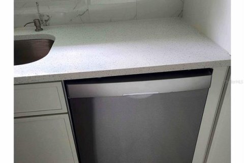 Casa en venta en Orlando, Florida, 4 dormitorios, 131.92 m2 № 2113457 - foto 7