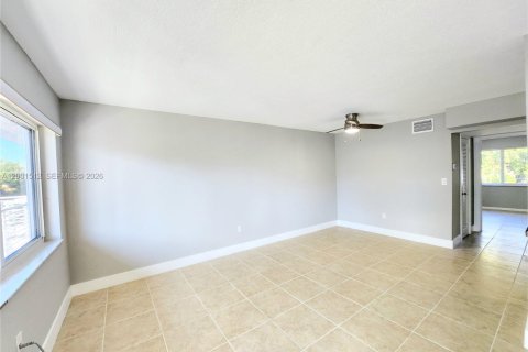 Appartement à louer à Fort Lauderdale, Floride: 2 chambres, 645.76 m2 № 2065796 - photo 3