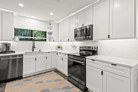 House in Boynton Beach, Florida 3 bedrooms, 153.47 sq.m. № 2248374 - photo 11